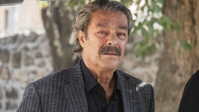 Kadir İnanır, Timur Acar, Vahide Perçin ve Erdal Beşikçioğlu sahnede!