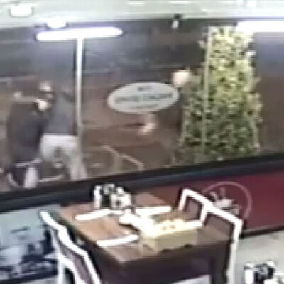 Okul müdürü ile yardımcısı yumruk yumruğa kavga etti!