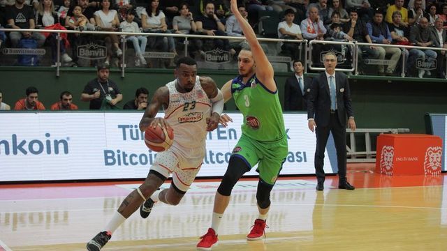Banvit, TOFAŞ'ı son saniyede devirdi!
