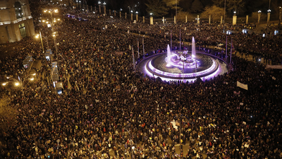 8 Mart dünyada coşkuyla kutlanırken, Fransa'da başörtülü kadınlara yasak!