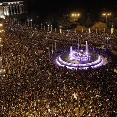 8 Mart dünyada coşkuyla kutlanırken, Fransa'da başörtülü kadınlara yasak!