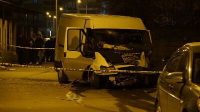 Babasına kızdı, trafikte arabayla terör estirdi