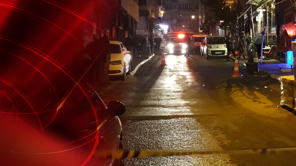 Kapanan mekanın açılmasını isteyen polis, güvenlik sorumlusunu vurdu!