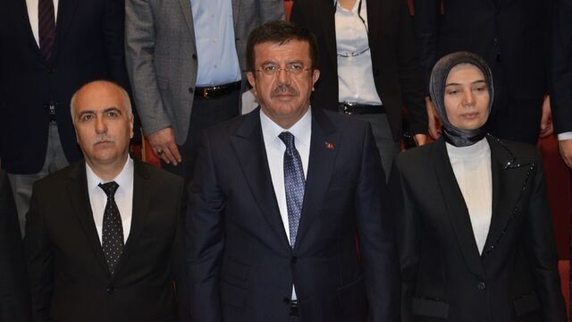 "1 Nisan'da o zeybek Konak Meydanında oynanacak"