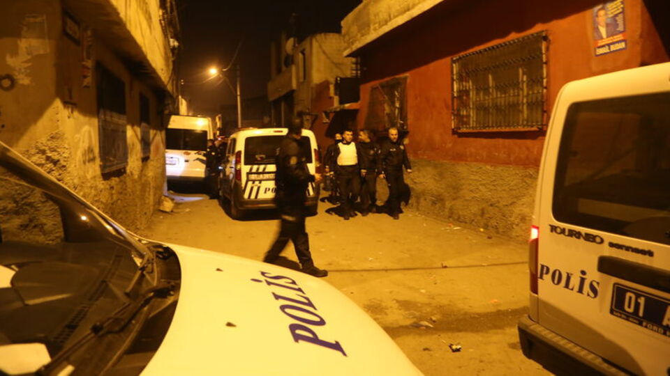 Maskeli şüpheliler polisi alarma geçirdi