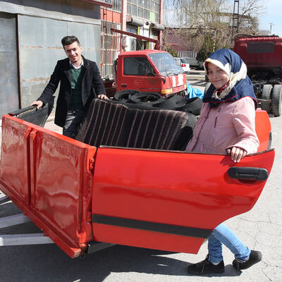 Hurda araçtan yaptı! Kardeşinin hayalini gerçekleştirdi