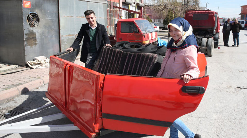 Hurda araçtan yaptı! Kardeşinin hayalini gerçekleştirdi