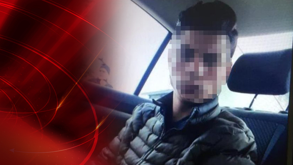 Arkadaşına şiddetin görüntüsünü çektirdi! Çocuğu boks makinesi yerine koyup dövdü!