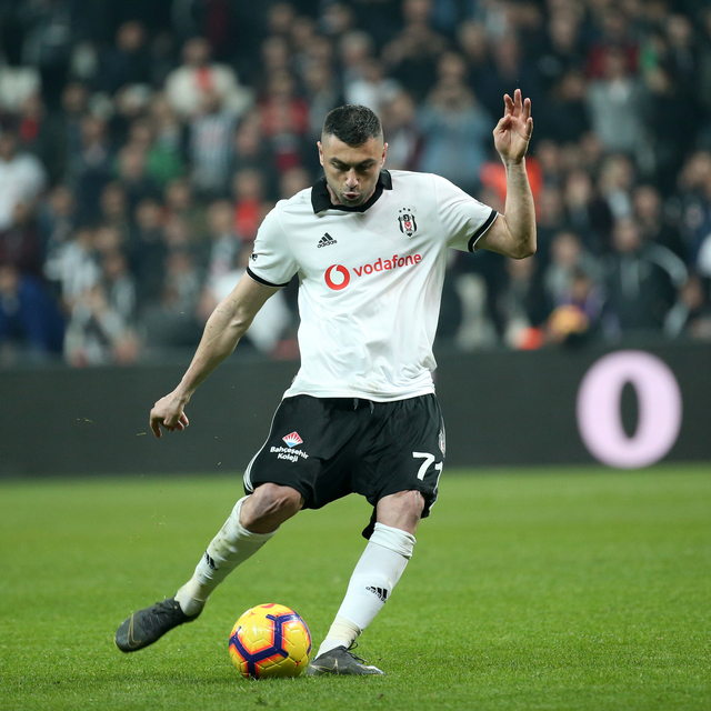 Burak Yılmaz iç sahada parlıyor!