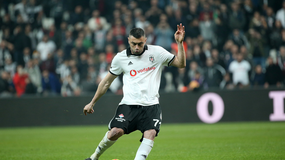 Burak Yılmaz iç sahada parlıyor!
