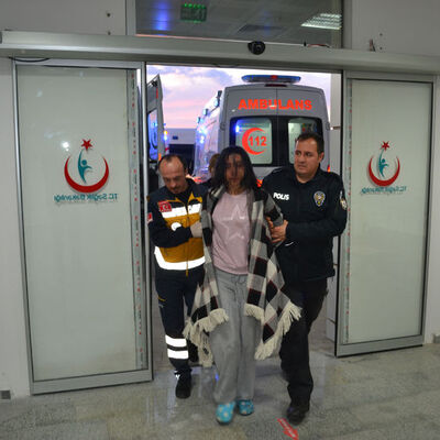 Ana sınıfı öğretmeni erkek arkadaşını bıçaklayıp rehin aldı!