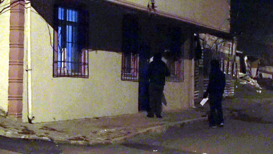 Bu kez Başakşehir'de ortaya çıktılar! Para dolu zarflar evlere atıldı