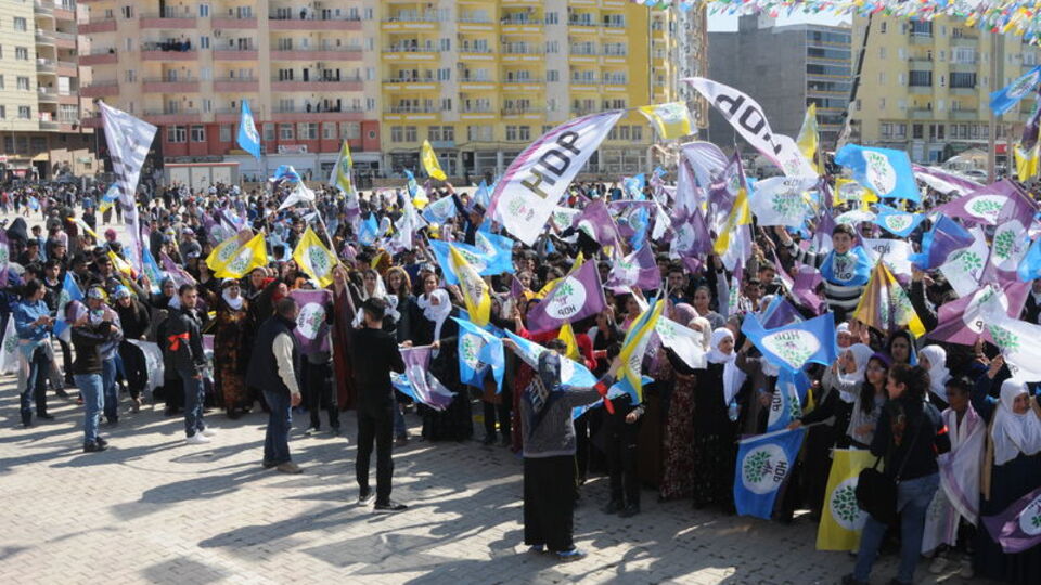 HDP mitinginde 'Kürdistan' ve 'Öcalan' propagandası