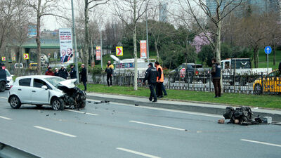 Şişli'de feci olay! Otomobilin motoru fırladı...