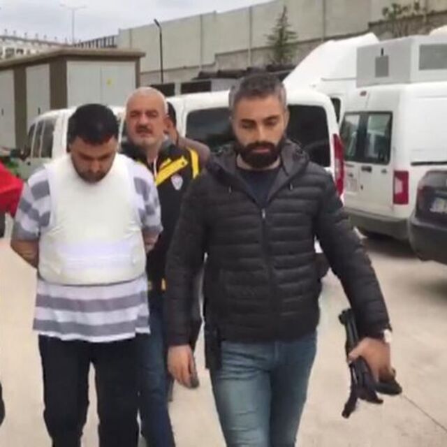 Silahındaki tüm mermileri sıktı!