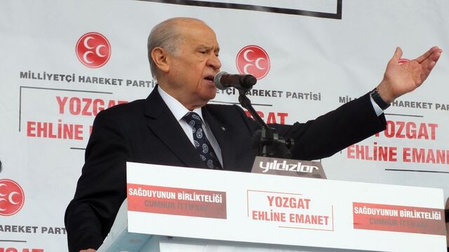 Bahçeli: Atatürk kalksa CHP'lileri denize döker!