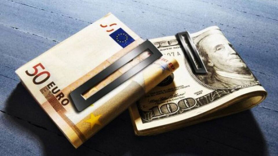 Dolar ve euro hareketli