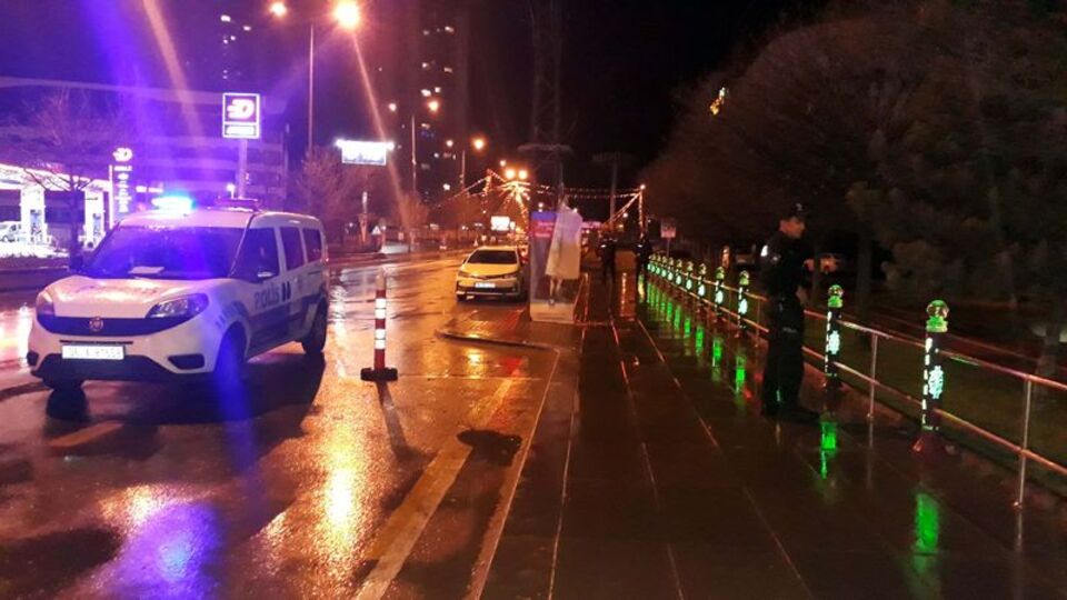 Kimlik soran bekçilere ateş açıldı