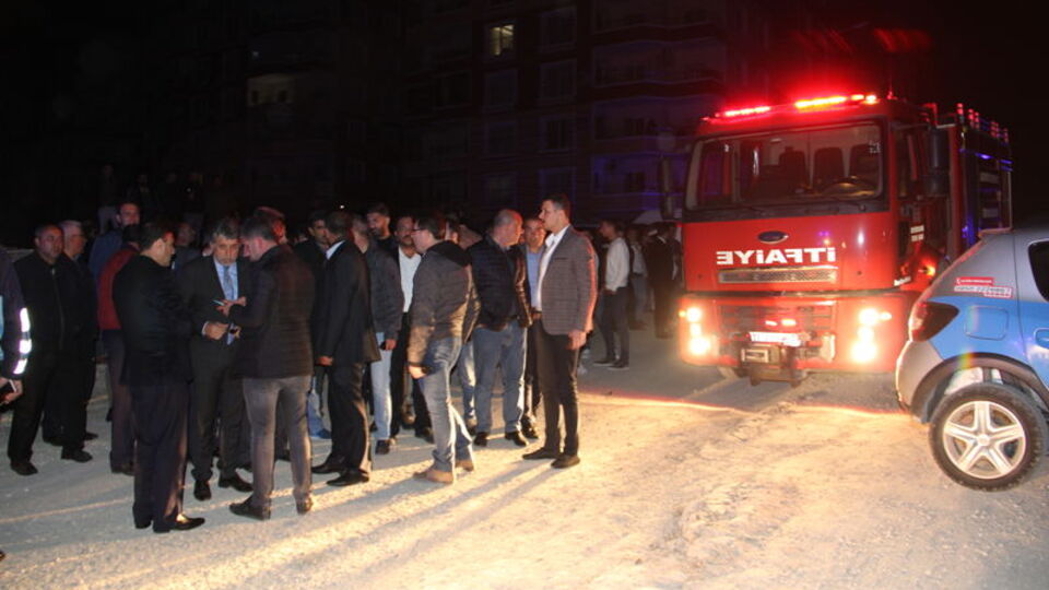 Hatay'da apartman yangını: 1'i bebek 5 yaralı