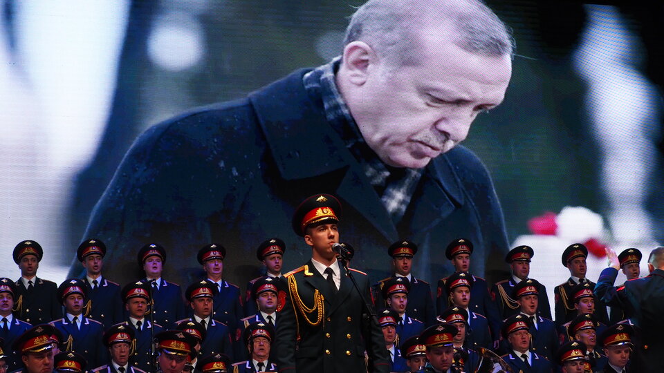 İstanbul'dan Kızılordu Korosu geçti