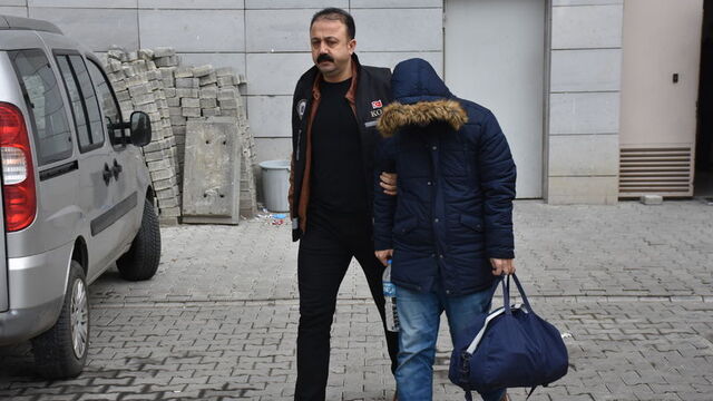 Ankara ve İzmir'de 83 ByLock gözaltısı