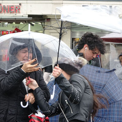 Dikkat! Bir yandan sağanak diğer yandan fırtına!