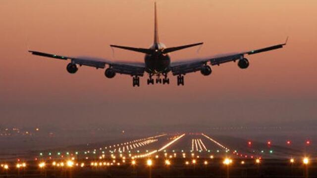 Pilot bebek için döndü!