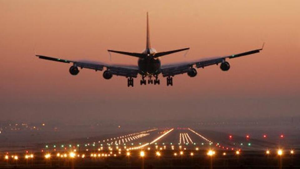 Pilot bebek için döndü!