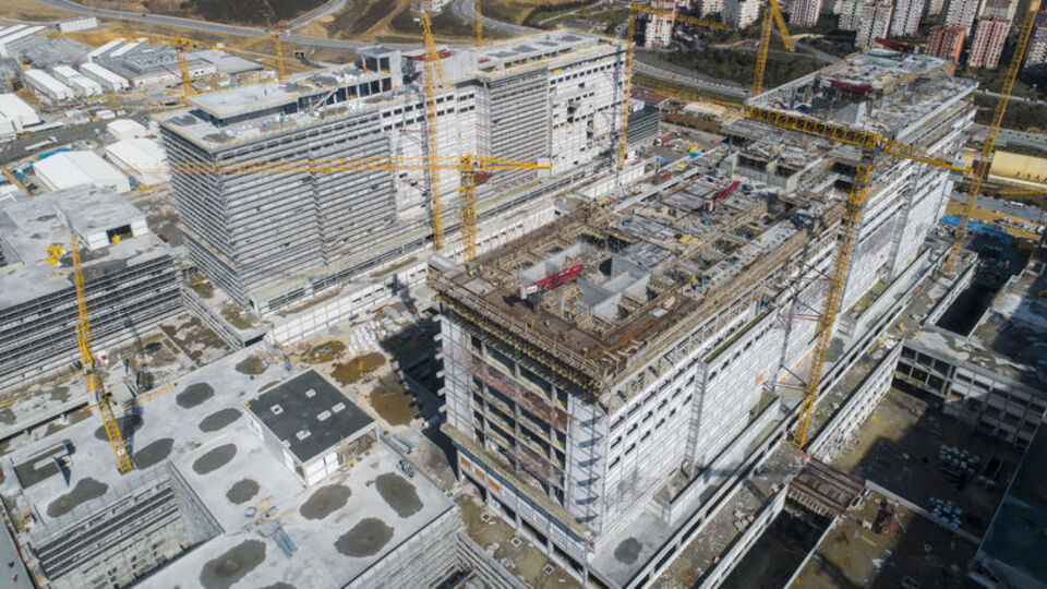 Başakşehir Şehir Hastanesi inşaatı hızla yükseliyor