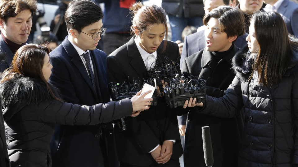 Güney Koreli pop yıldızları şoke etti!