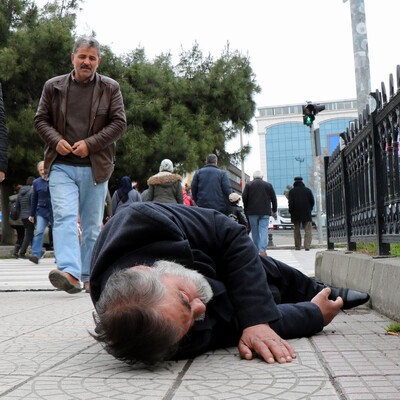 Yanına gidenler gerçeği öğrenince uzaklaştı