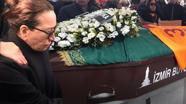 Demet Akbağ'ın gözyaşları