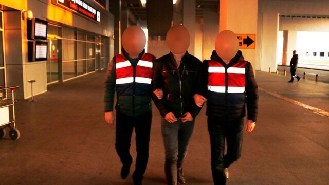 İzmir'de terör operasyonlarında 10 gözaltı