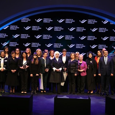 Türkiye'ye enerji veren kadınlara ödül