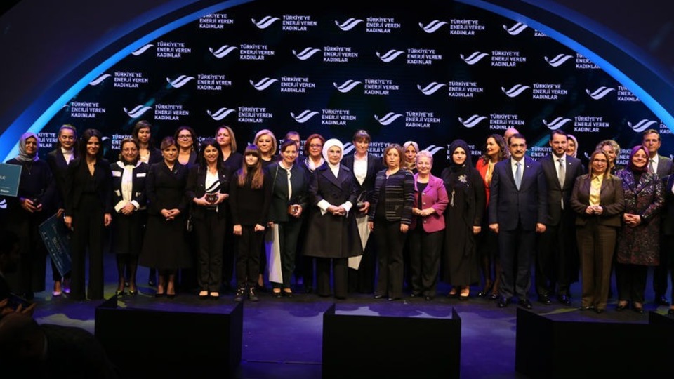 Türkiye'ye enerji veren kadınlara ödül