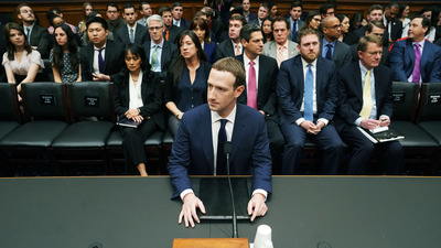 Facebook'ta taşlar yerinden oynadı!