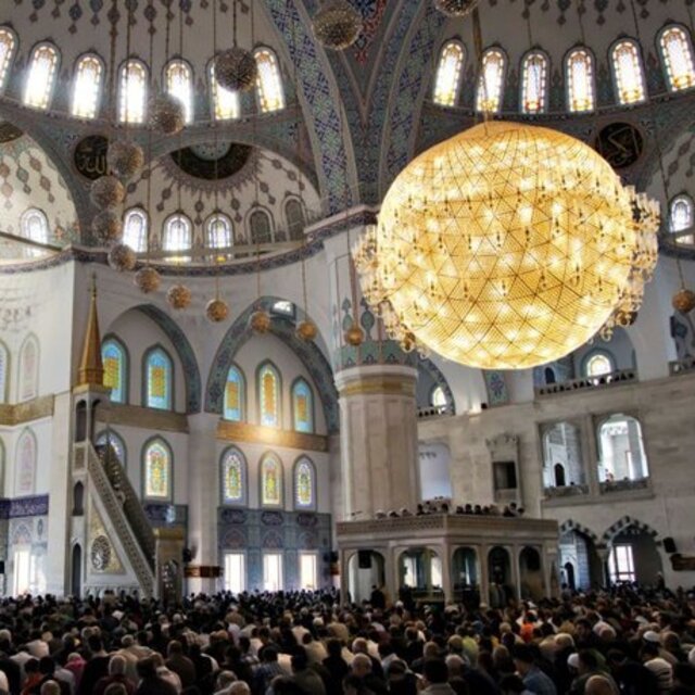 Ankara Cuma namazı saat kaçta?