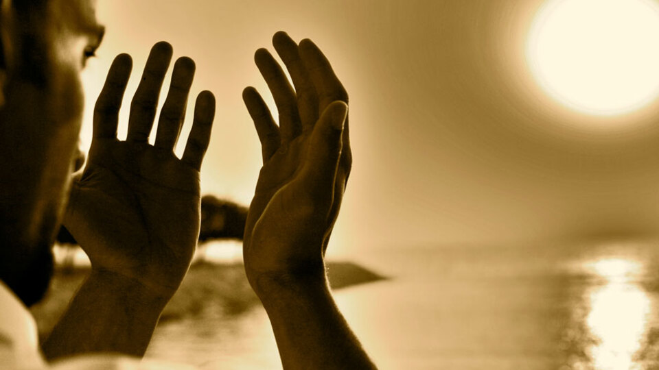 Cuma selası ile ezan arasında okunan dua