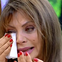 Canlı yayında gözyaşlarına boğuldu