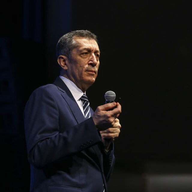 'Öğretmenlere topuklu yasağı'na soruşturma!