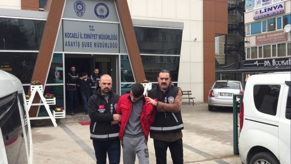 Maskeli beşler yakalandı