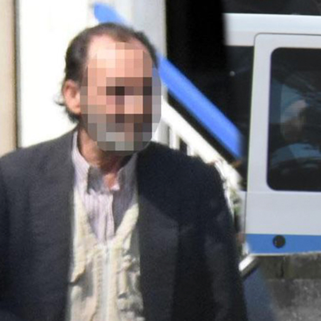 Babanın arkadaşlarından iğrenç istismar