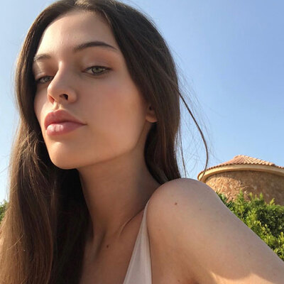 Ünlü şarkıcının kardeşi hayatını kaybetti