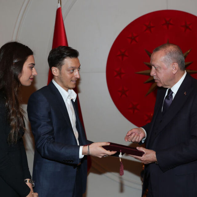 Erdoğan, Mesut Özil'i kabul etti