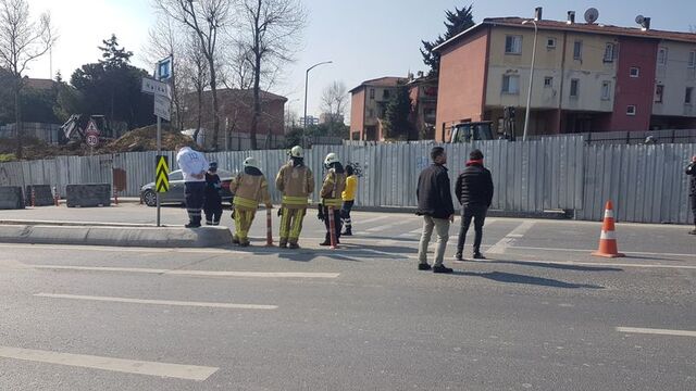 Küçükçekmece'de doğalgaz borusu patladı