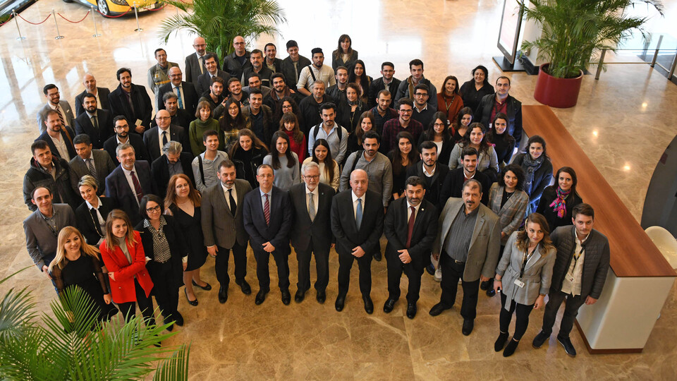 İnovasyon laboratuvarını öğrenciye açtı