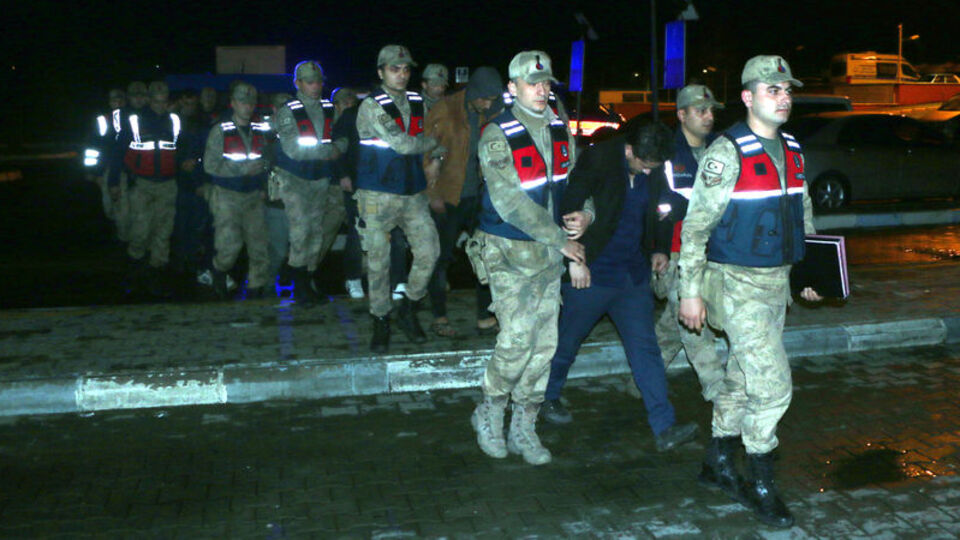 Uyuşturucu tacirlerine gece baskını!