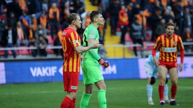 Lung, kalesinde devleşti