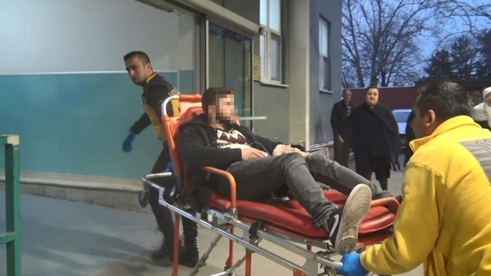 İki kişiyi bıçakladı serbest!