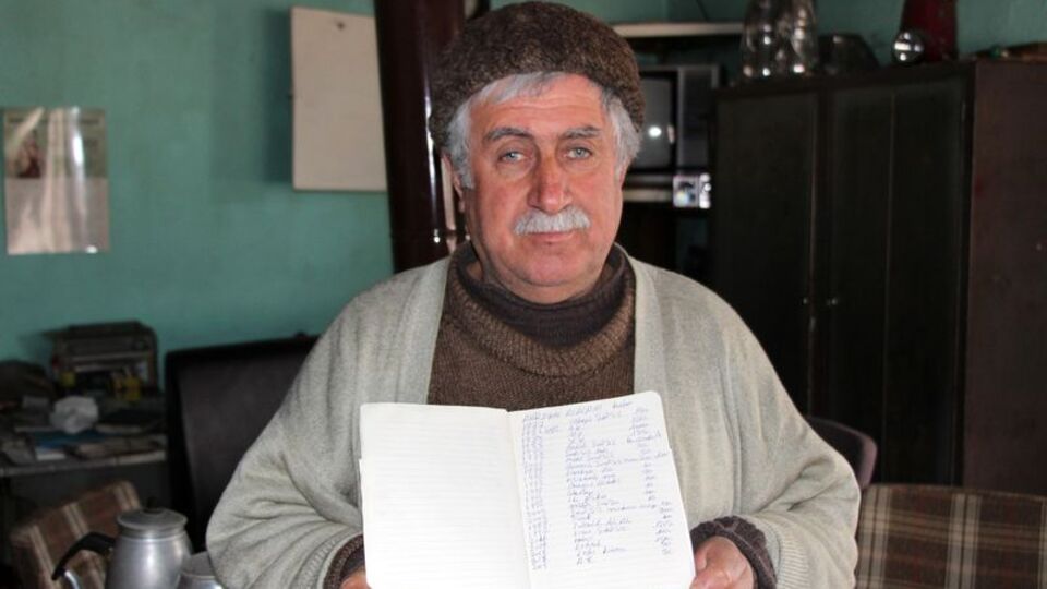 42 yıl boyunca deftere yazdı! 100 bin TL'yi buldu